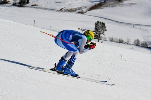 Jovem esquiador, que já conquistou duas medalhas no ano, compete no Troféu Topolino / Foto: Divulgação / CBDN